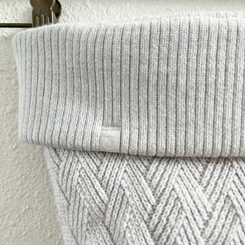 LULULEMON Sherpa Weave Pom Beanie